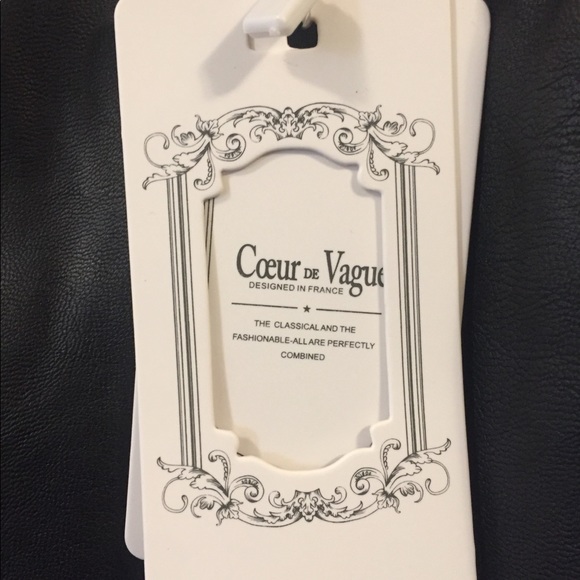 Faux Leather Capri Pants - Picture 3 of 4